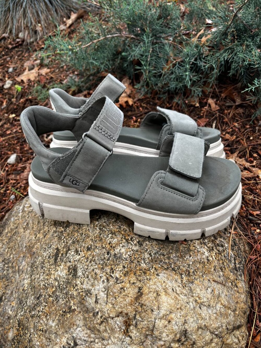 UGG Platform Hiking Sandals Size 9